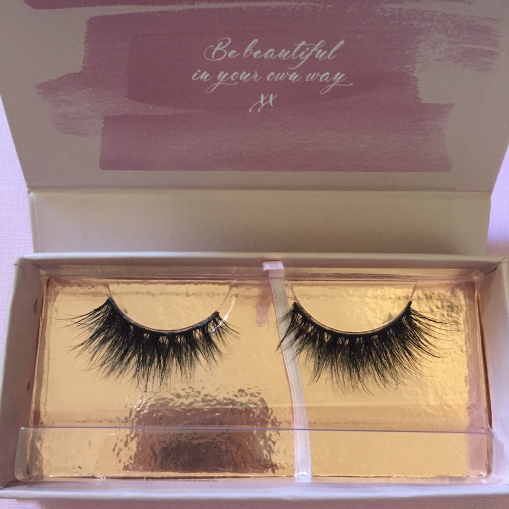 LUXURY HANDMADE MINK LASHES